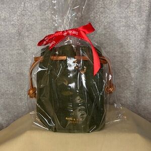 Bath & Body Works Olive Green Bag men’s gift set